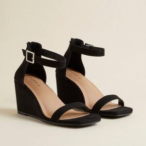 NWT Torrid Black Square Toe Demi Wedge Size 7WW